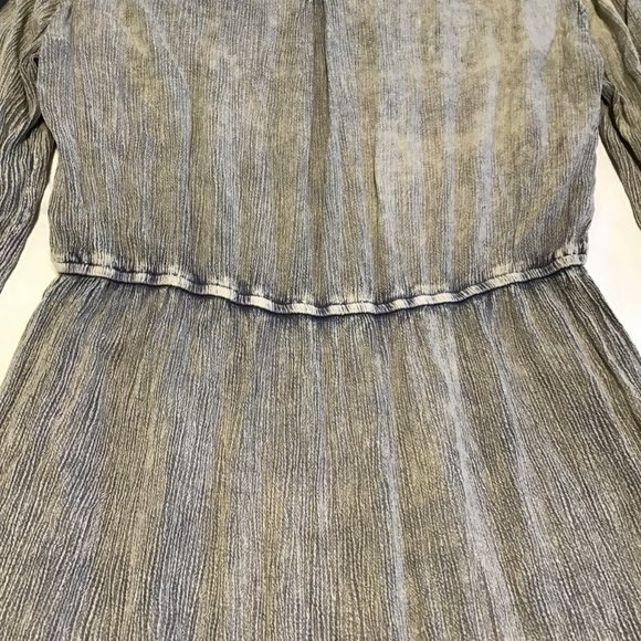 EARTHBOUND Two-tone Top with Floral Lace Accents - Picture 11 of 12